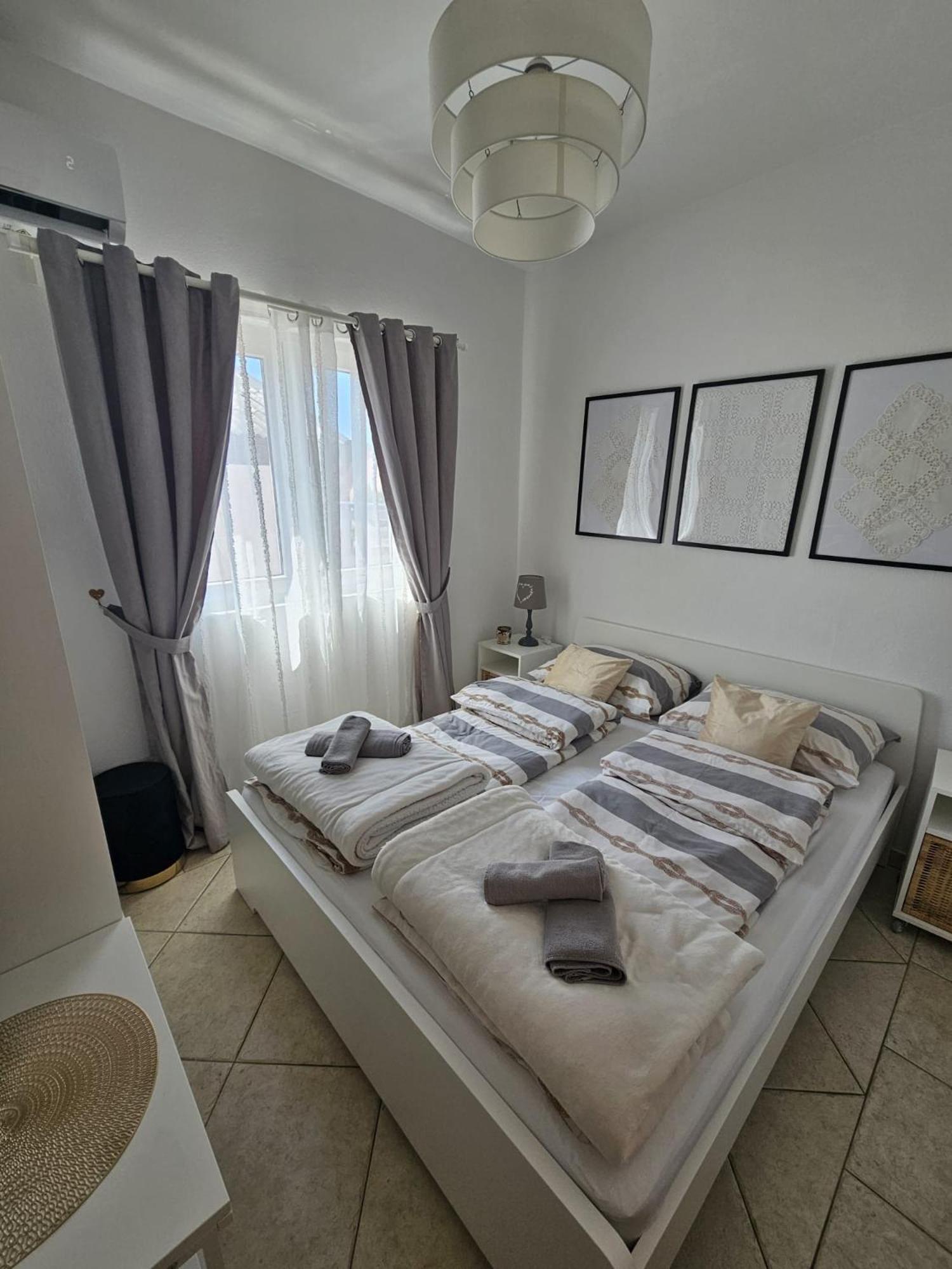 Apartment Melani Vir Exterior photo