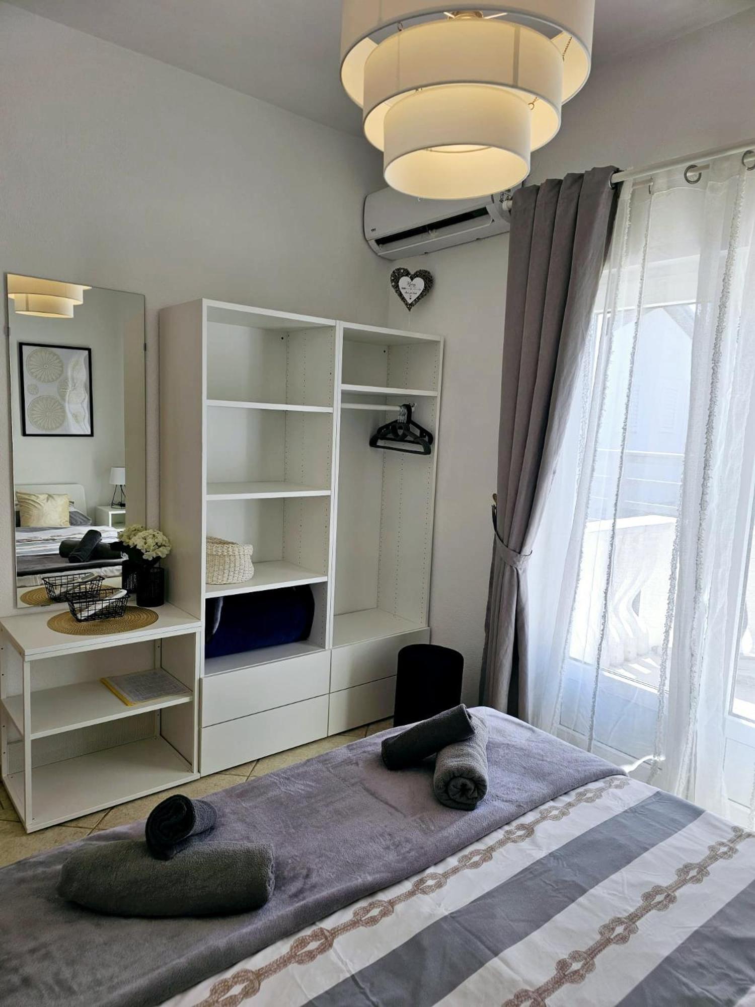 Apartment Melani Vir Exterior photo