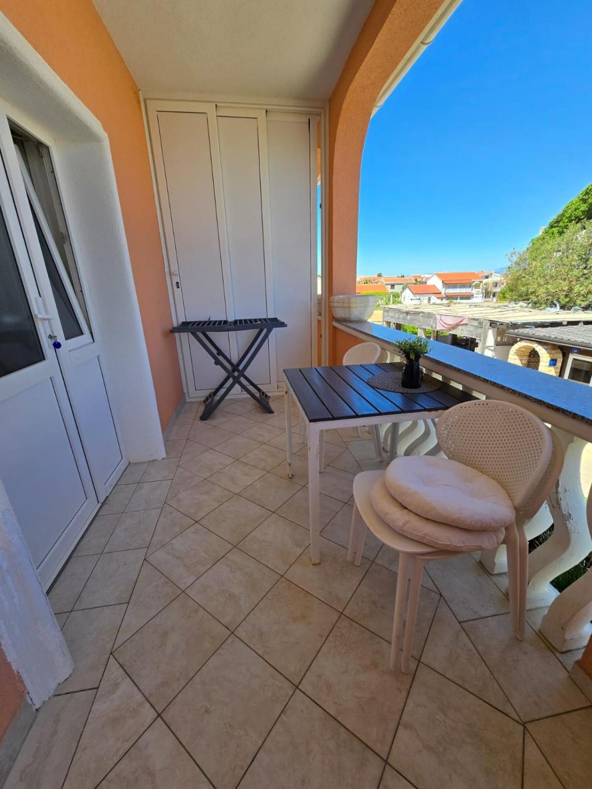 Apartment Melani Vir Exterior photo